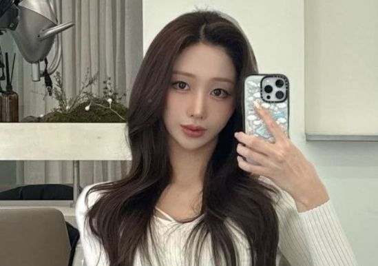 高颜值大学生被主人调教的像母狗，在镜子前被爆操