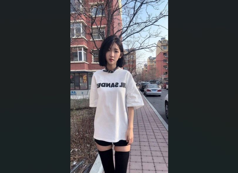 抖音网红【行简】给金主的自拍，用道具自慰到翻白眼