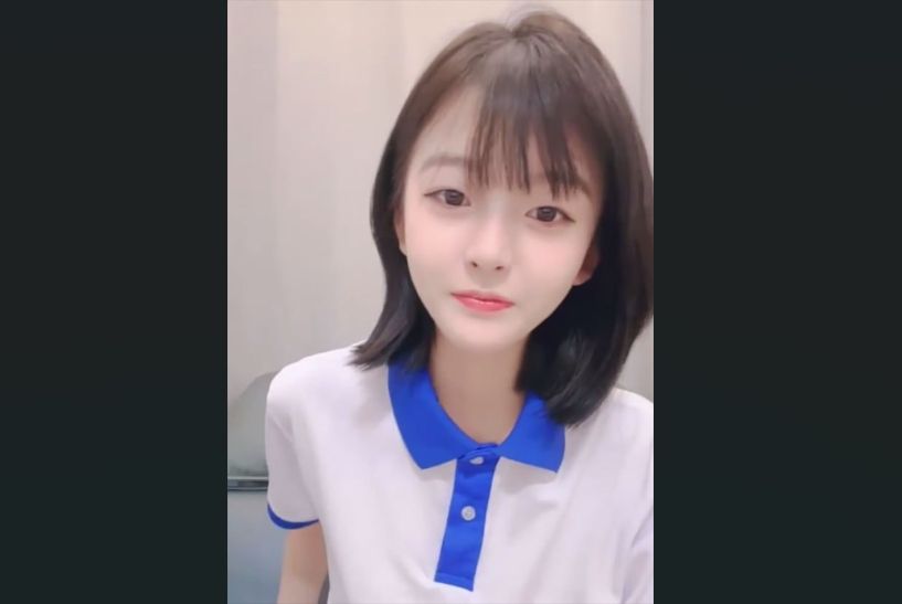 很好看的极品大学生下海直播，被黄毛男友调教玩弄到高潮抽搐