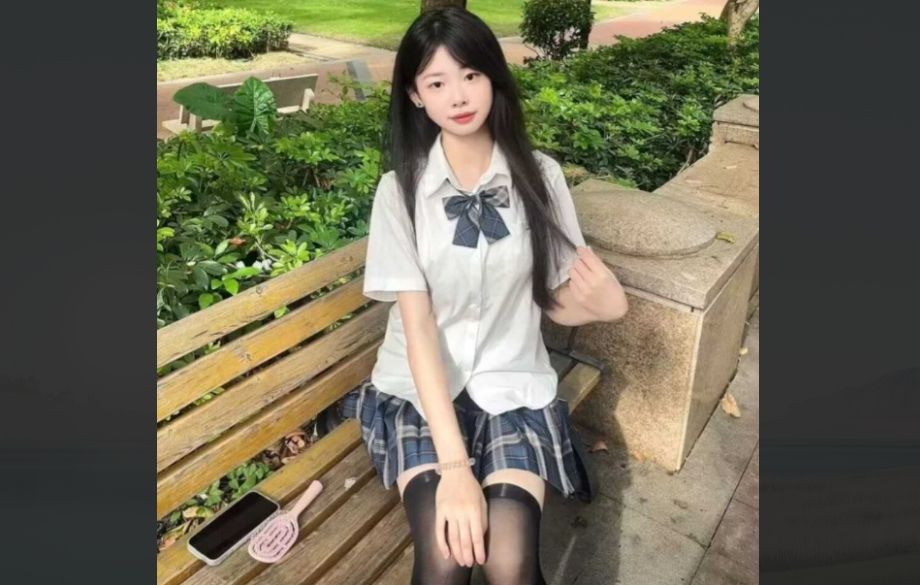 清纯甜美的大学生长私底下被男友调教玩弄的很听话，各种姿势无套内射太刺激了